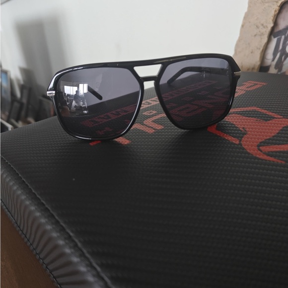 Dior Accessories - Stylish Black Aviator Sunglasses